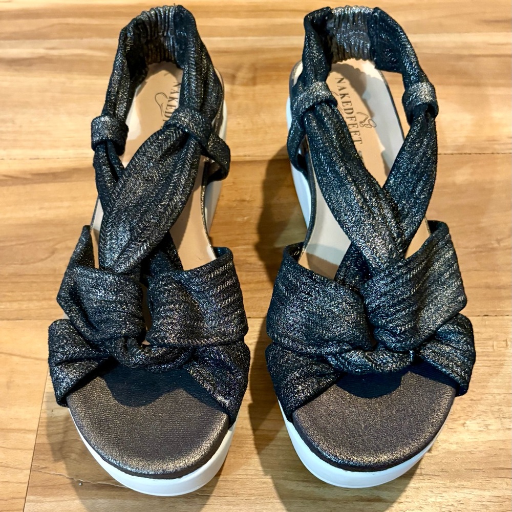 NWOT Naked Feet, Scorpius Twist Front Black Sandals with Metallic Sheen Size 8.5